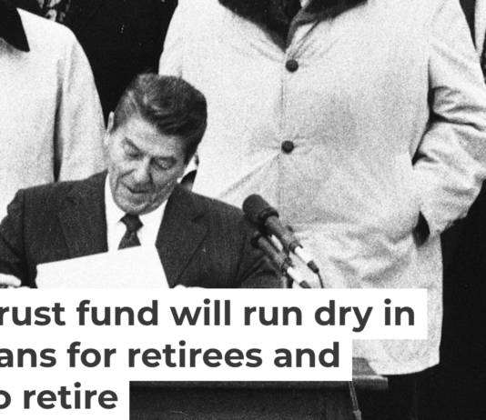 Social Security has lasted as long as it has thanks to the bipartisan deal that President Ronald Reagan and congressional leaders hammered out in 1983. AP Photo/Ed Reinke
